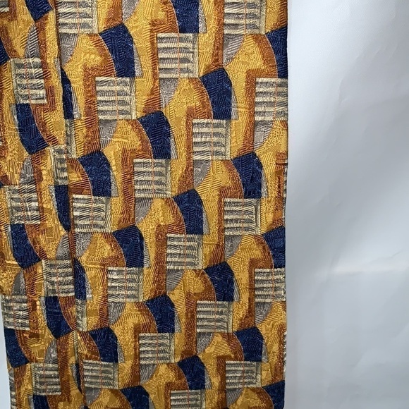 GEOFFREY Beene Tan, Gray Gold and Blue Silk Tie Made in Italy 60” L 3.5” W - Picture 1 of 4